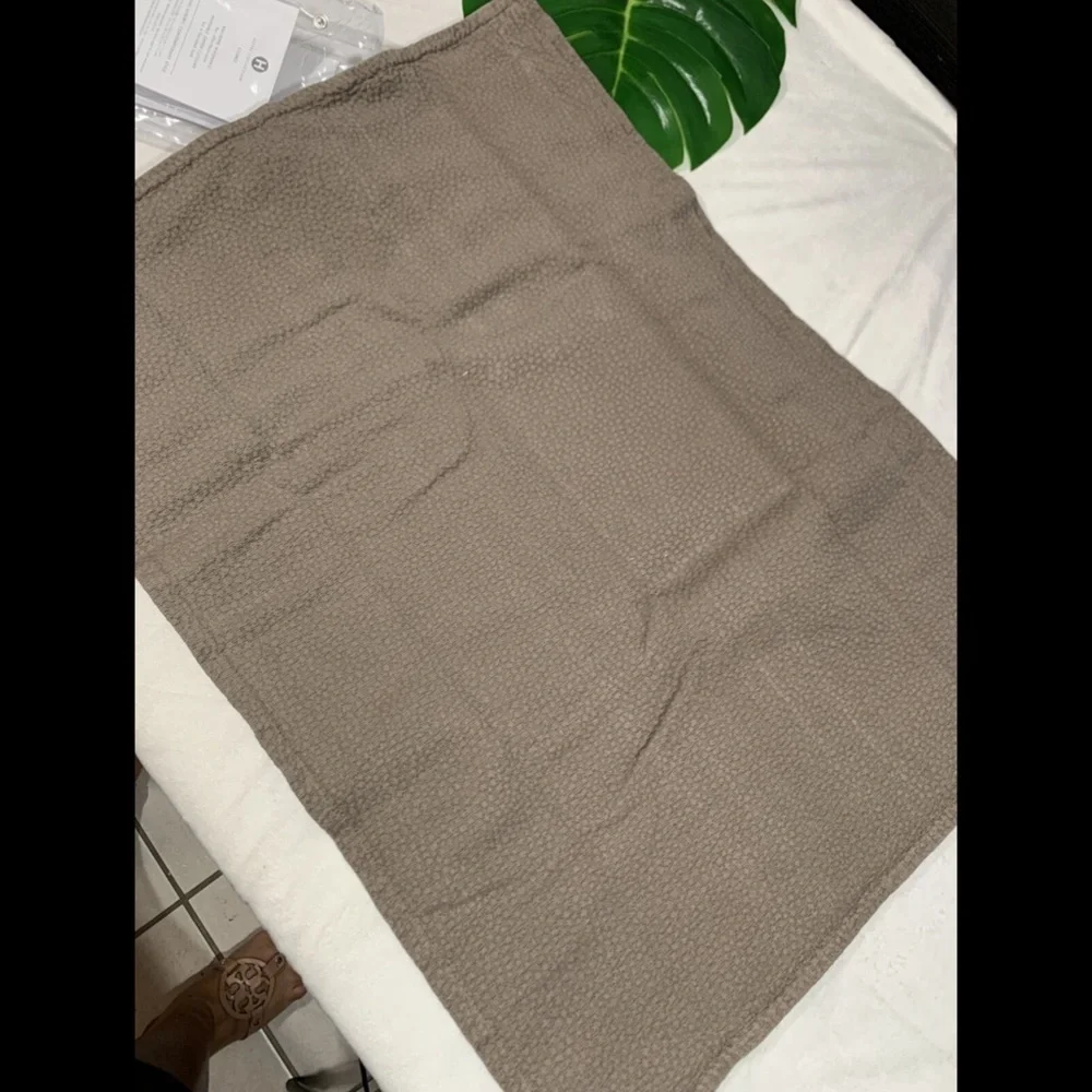 NIB Hotel Collection Como Quilted (1) Standard Sham‎ Pillow Case